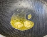 Foto langkah ke 4 dari resep Udang Saus Telur Asin / Prawn Salted Egg.