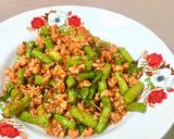 รูปขั้นตอนการทำที่ 1 ของ ผัดพริกแกงเผ็ดอกไก่สับ🌶