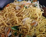 Foto langkah ke 7 dari resep Mie Goreng Kampung.