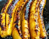 Foto del paso 2 de la receta: PLÁTANOS AL SARTÉN, con Queso Crema y🥓Tocineta Caramelizada..😋