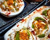 A picture of step 7 of Dahi Bhalla Chaat.