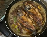 Foto langkah ke 4 dari resep Pindang Kecap Ikan Mas.