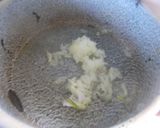 Tejfölös krumplifőzelék sült hússal recept fázis 1 fotója