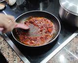 Foto del paso 5 de la receta: Repollo con sofrito de ajo y pimentón