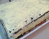 Pas rețetă Prăjitură cu blat de cacao, blat de nucă și cremă de vanilie 13 fotografie