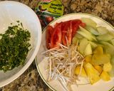 A picture of step 2 of Vietnamese Sour Shrimp Soup (Canh Chua Tôm).