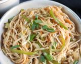 A picture of step 5 of Veg noodles with chicken Manchurian.