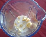 Foto langkah ke 2 dari resep Banana Uyu 바나나 우유 Korean Banana Milk 🍌🥛.
