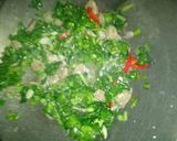 Foto langkah ke 4 dari resep Tumis sawi bakso.