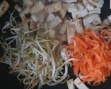 Foto langkah ke 4 dari resep Cah Tauge Tahu.