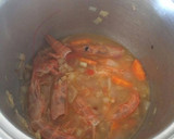 Foto del paso 3 de la receta: Calamares en salsa de langostinos