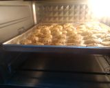 Foto langkah ke 3 dari resep Salted Egg Yolk Butter Cookies.