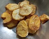 Foto del paso 3 de la receta: Bife de cerdo relleno con verdeo y mozzarella con papas al horno