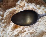 Foto langkah ke 3 dari resep Kulit Pastel Tanpa Telur Isi Makaroni Kentang Wortel Telur.