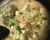 Foto del paso 3 de la receta: Arroz con pollo y verdeo 🎖