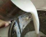 A picture of step 4 of Banana milkshake.