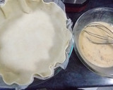Foto del paso 1 de la receta: Tarta de cebolletas con lomo ahumado y queso mascarpone