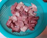 Foto del paso 2 de la receta: Potaje de garbanzos con carne de cochino y espinacas