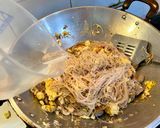 Foto langkah ke 4 dari resep Bihun Goreng ala Solaria.
