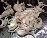 Foto langkah ke 2 dari resep Ayam Saus Tiram Daun Bawang.