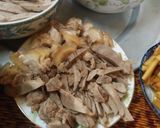 A picture of step 4 of Phở cuốn.