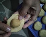Foto langkah ke 3 dari resep Bolen Isi Pisang, Coklat dan Keju.