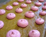Foto del paso 2 de la receta: Macarons rosa facilísimos