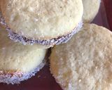 Foto del paso 3 de la receta: Alfajor de maizena!!