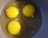 A picture of step 1 of VashBake Omlette.