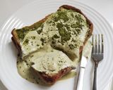 Foto langkah ke 5 dari resep Matcha Lava Toast.