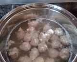 A picture of step 3 of Chicken balls rice with Russian salad.