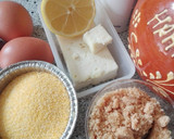 Foto del paso 1 de la receta: Bizcocho borracho de limón con feta y polenta