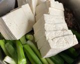 A picture of step 6 of Beef with Tofu(No Mirin needed).