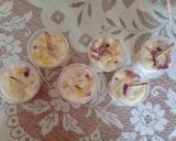 Foto del paso 5 de la receta: Frutiletas 🍭 🍑🥭🍌🍓🍏🍍 🥛🥛🥛