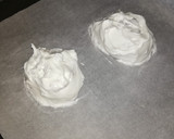 Foto del passaggio 6 della ricetta Pane agli albumi con gocce di cioccolato