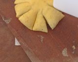 Foto langkah ke 4 dari resep Roti Manis Labu Kuning (Isi Selai Anggur).