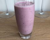 A picture of step 4 of Easy breakfast smoothie.
