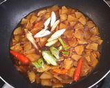 Foto langkah ke 7 dari resep Semur Kentang Daging Cincang.