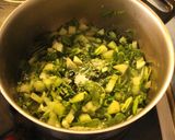 Foto del paso 3 de la receta: Tortelinis salsablanqueados, con berenjena frita