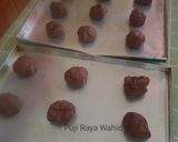 Foto langkah ke 6 dari resep Donat Blackforest.