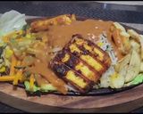 A picture of step 9 of Grilled paneer sizzler with Makhni sauce.