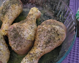Foto del paso 2 de la receta: Muslitos de pollo asado con mostaza y patatas