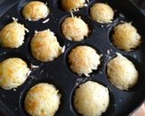 A picture of step 4 of Potato corn cheez Aappe.
