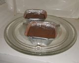 A picture of step 4 of White chocolate molten lawa.