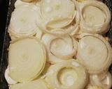 Sült tarja gombával és krumplival recept fázis 4 fotója