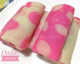 Foto langkah ke 2 dari resep Dadar gulung polkadot pink.