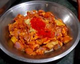 चिली चिकन रोल (chilli chicken roll recipe in hindi) रेसिपी चरण 3 फोटो