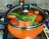 Foto del paso 5 de la receta: Crema de besugos con zanahorias y puré de patatas