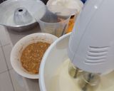 Foto langkah ke 3 dari resep Bolu pisang panggang lembut.