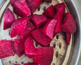 A picture of step 1 of Beetroot pulp chilla with veggies.